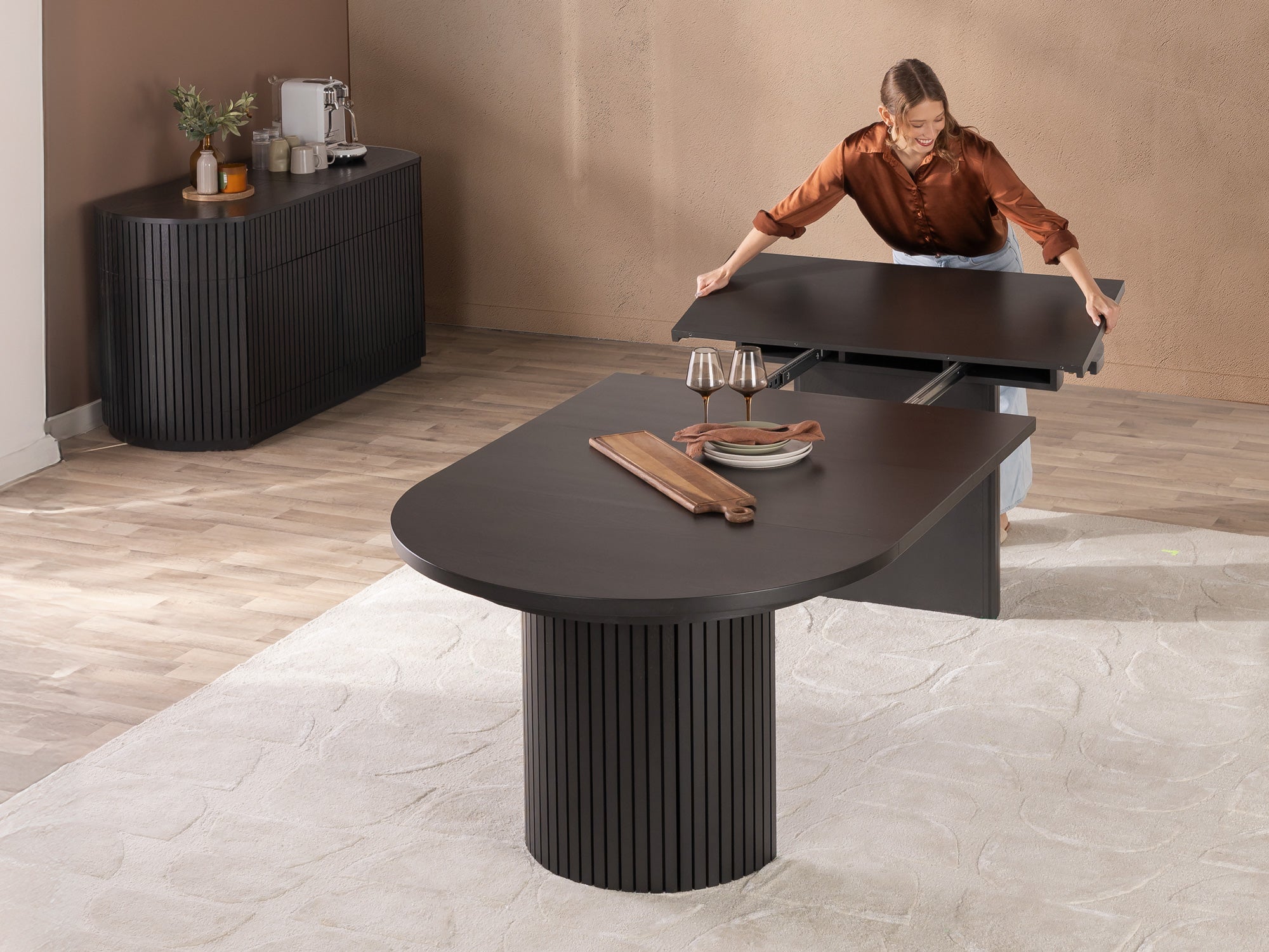Extendable Round Table to Oval Table | Transformer Table